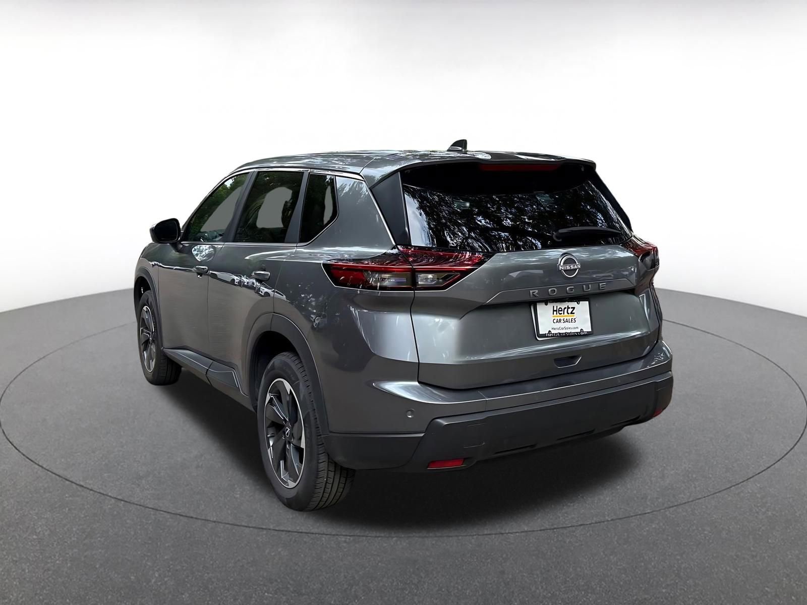 Used 2025 Nissan Rogue SV FWD image 5