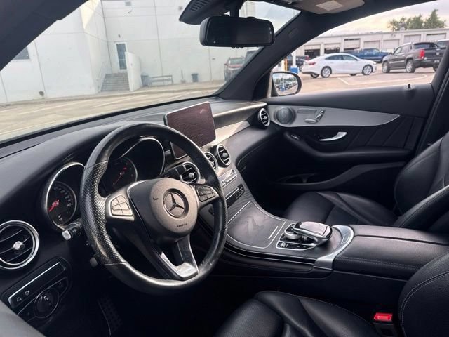 Used 2019 Mercedes-Benz GLC 300 4MATIC Coupe image 9