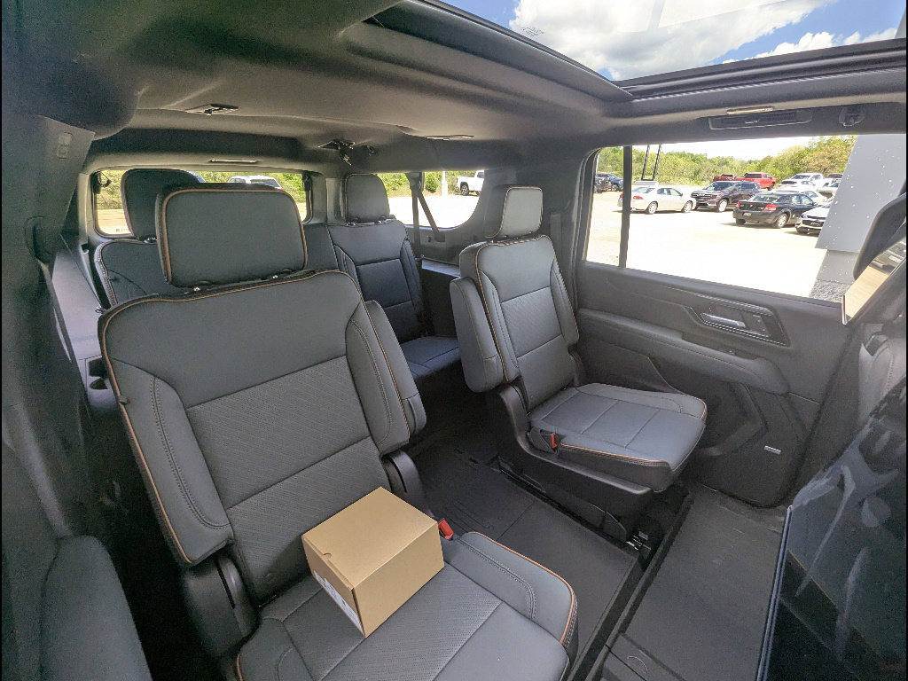 New 2026 GMC Yukon XL AT4 w/ AT4 Premium Plus Package AWD/4WD image 15