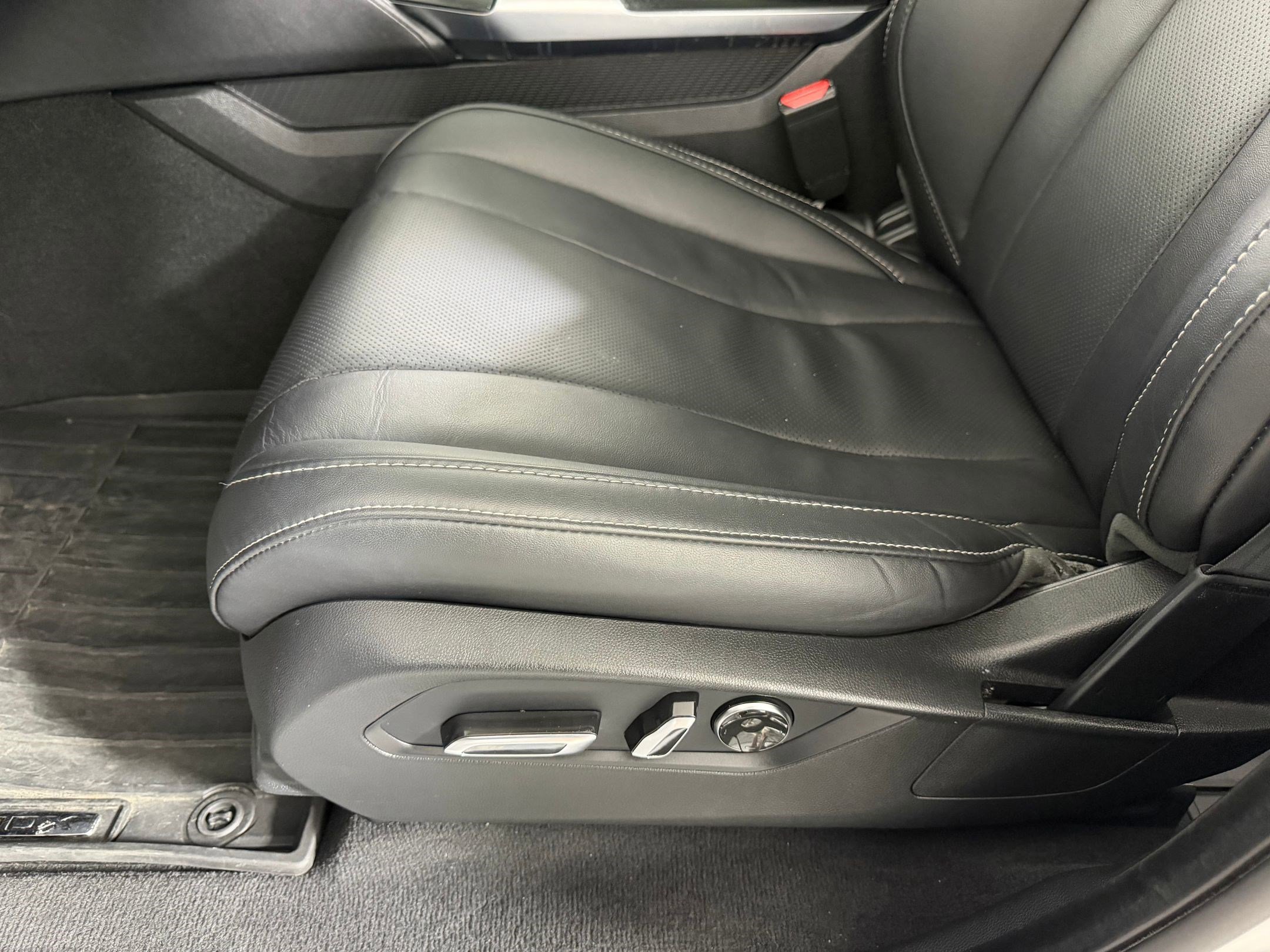 Used 2024 Acura MDX SH-AWD w/ Technology Package image 11