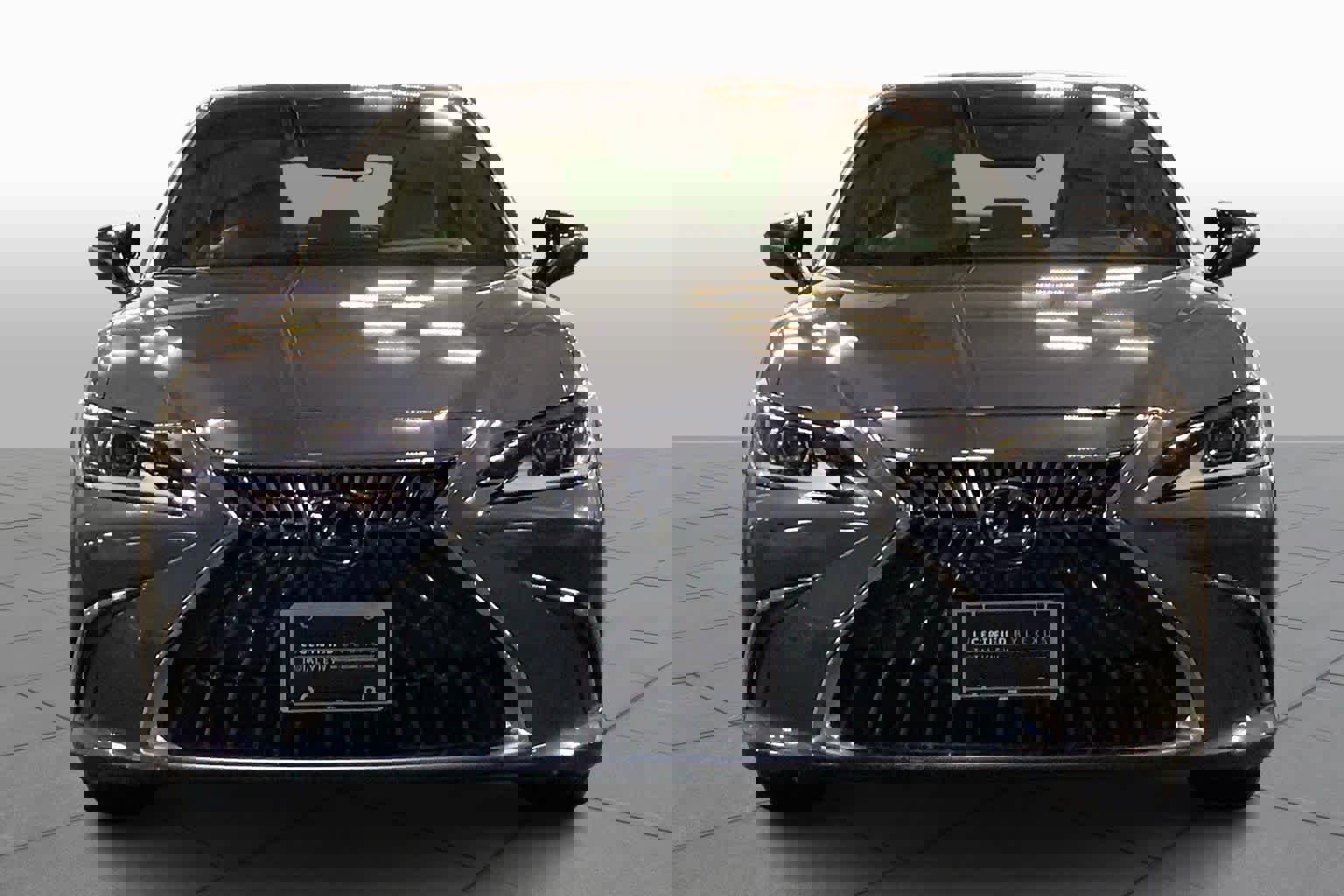 Used 2025 Lexus ES 300h w/ Luxury Package image 3