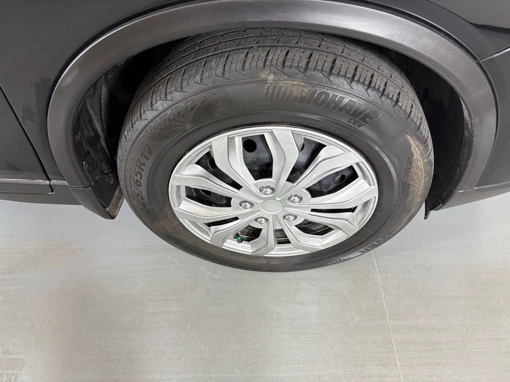 Used 2015 Nissan Rogue S image 12