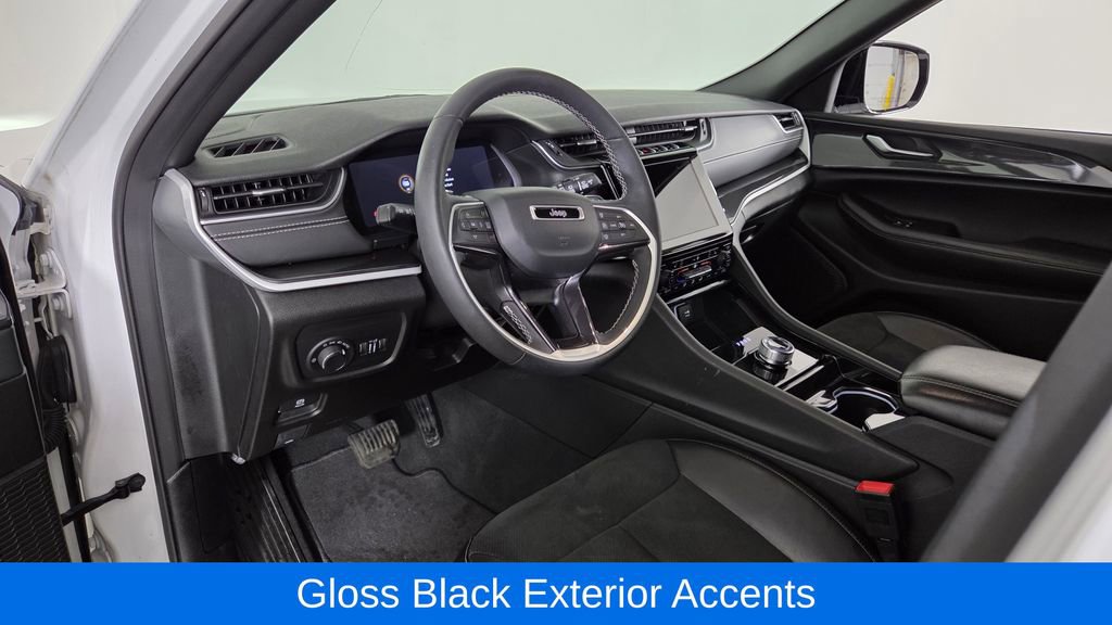 Used 2023 Jeep Grand Cherokee Altitude image 15