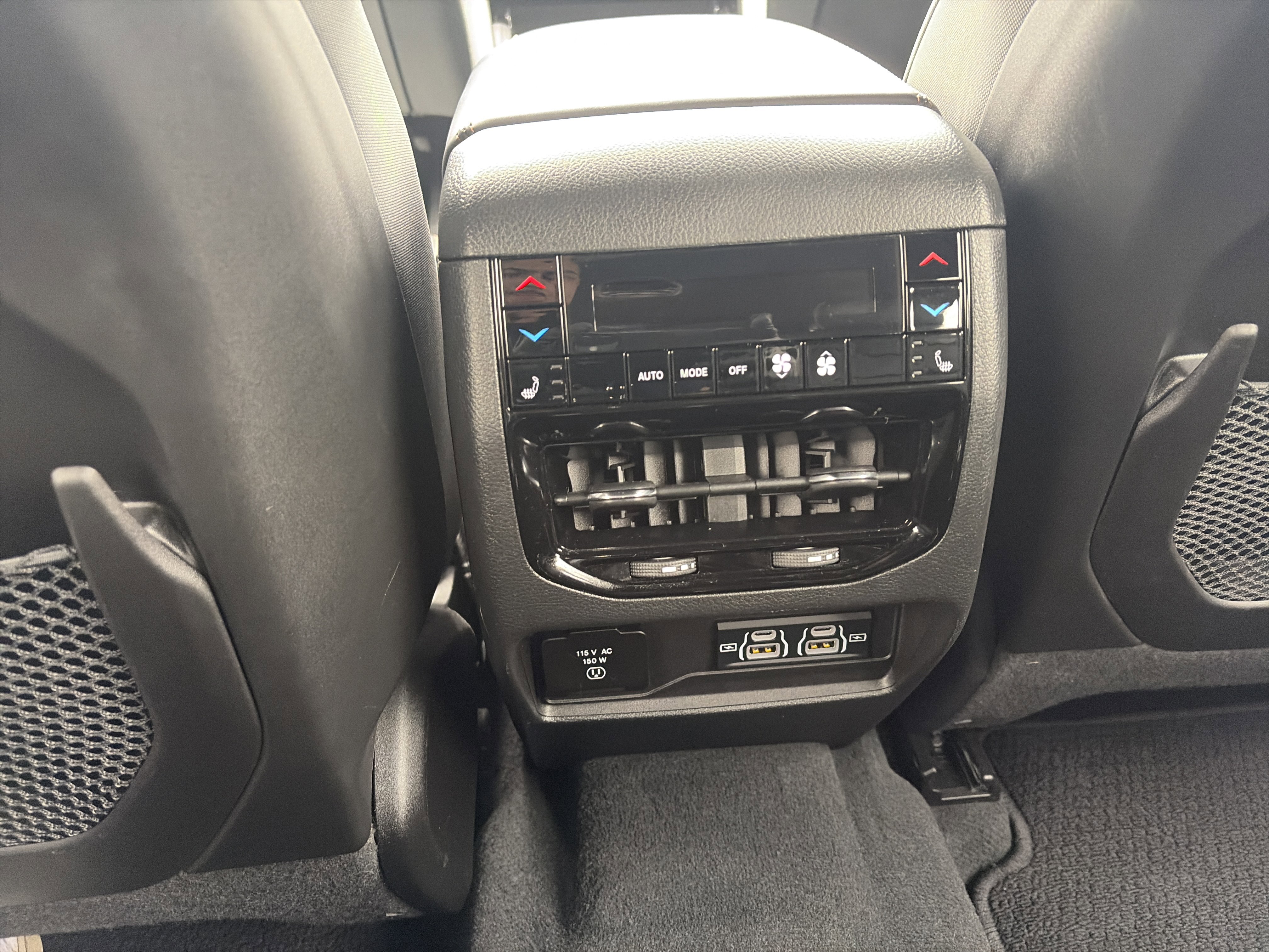 Used 2024 Jeep Grand Cherokee L Summit w/ Advanced Protech Group IV AWD/4WD image 22