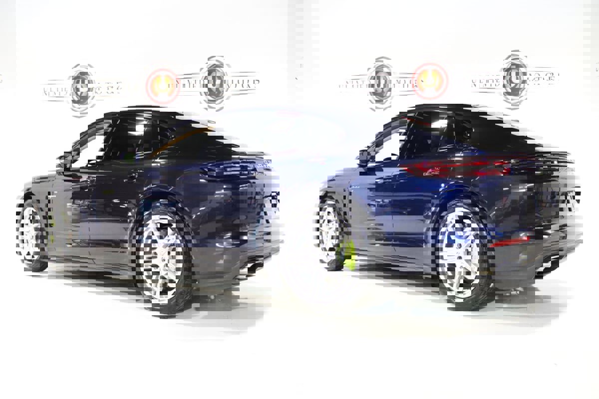 Used 2018 Porsche Panamera 4 image 4