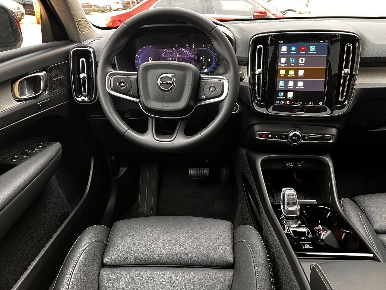 Used 2025 Volvo XC40 B5 Plus w/ Climate Package image 15