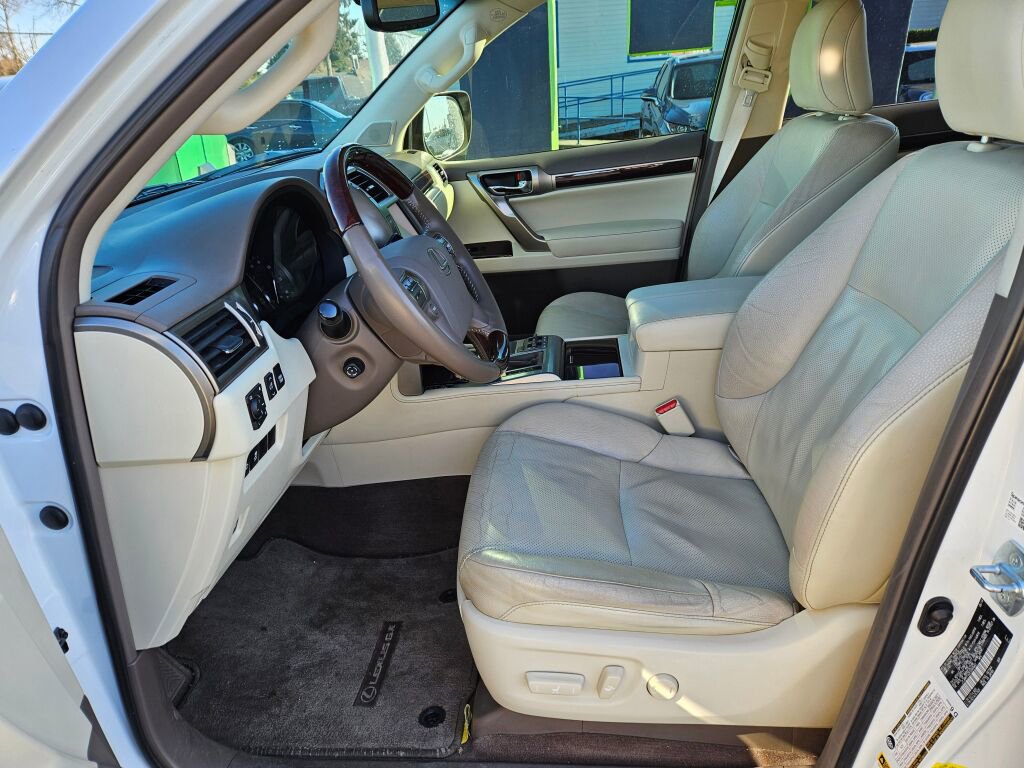 Used 2014 Lexus GX 460 w/ Premium Package image 10