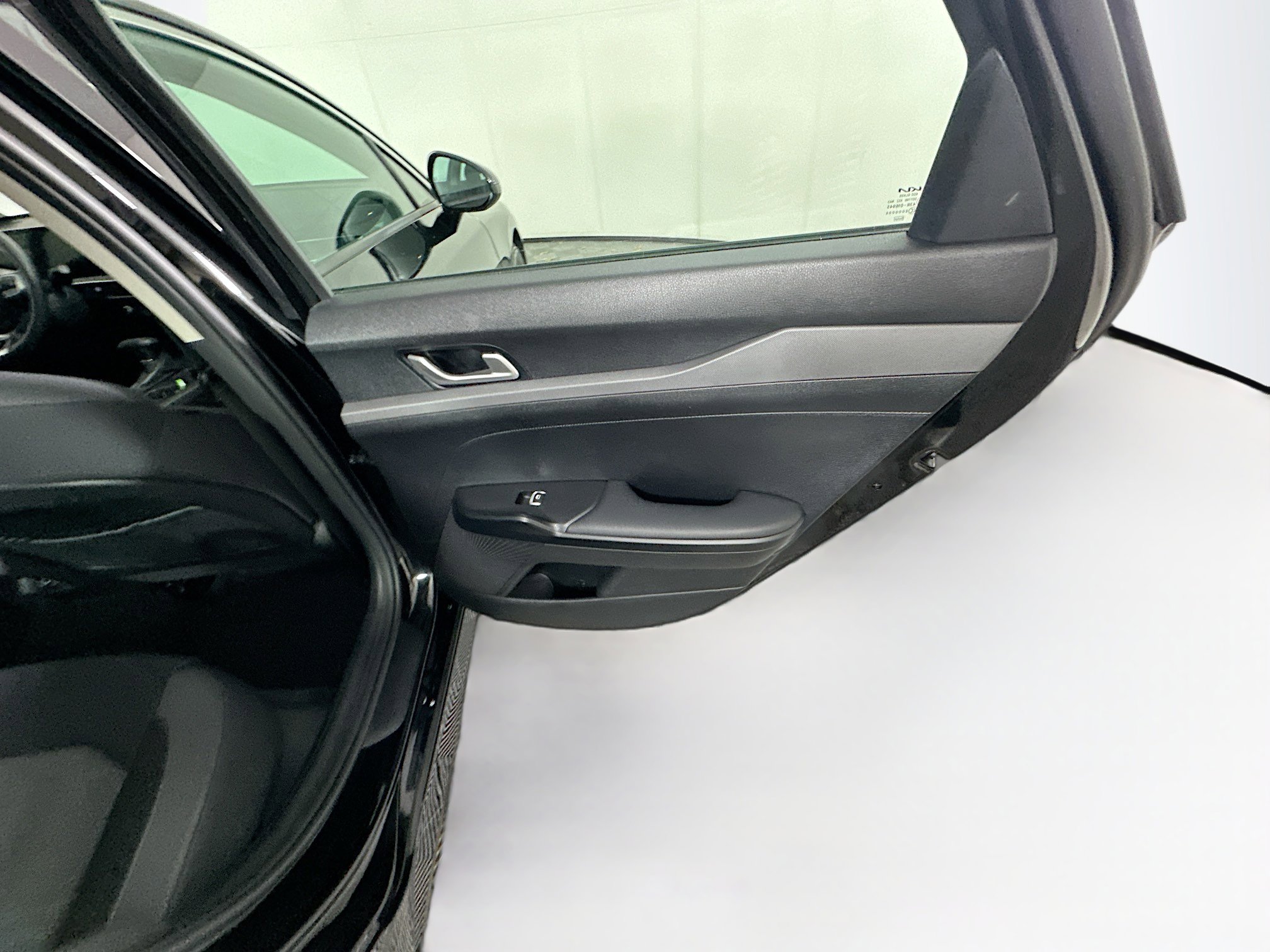 Used 2025 Kia K5 LXS image 28