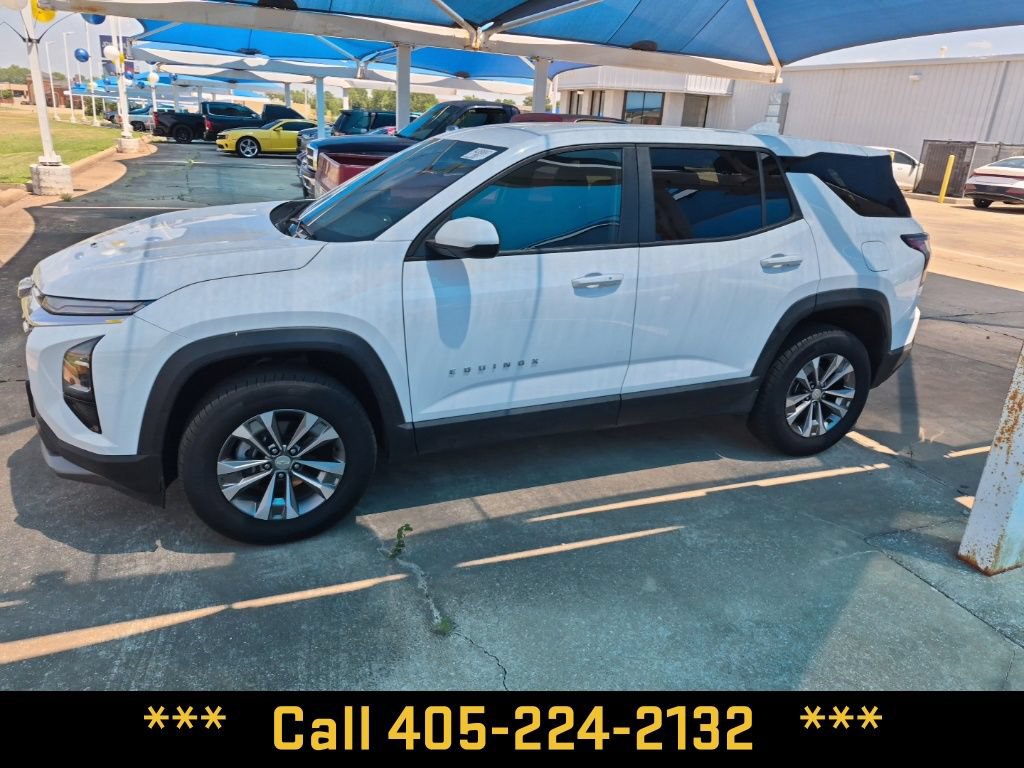 Used 2025 Chevrolet Equinox LT AWD/4WD image 3