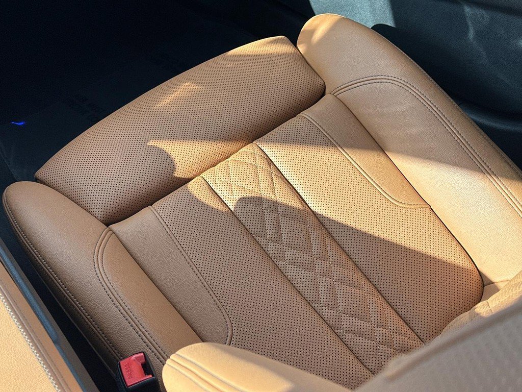 Used 2022 BMW 530i xDrive w/ Premium Package image 17