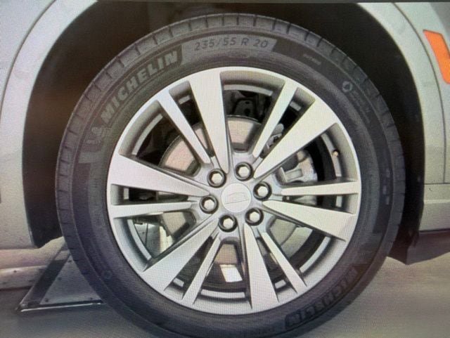 Used 2023 Cadillac XT6 Premium Luxury AWD/4WD image 6