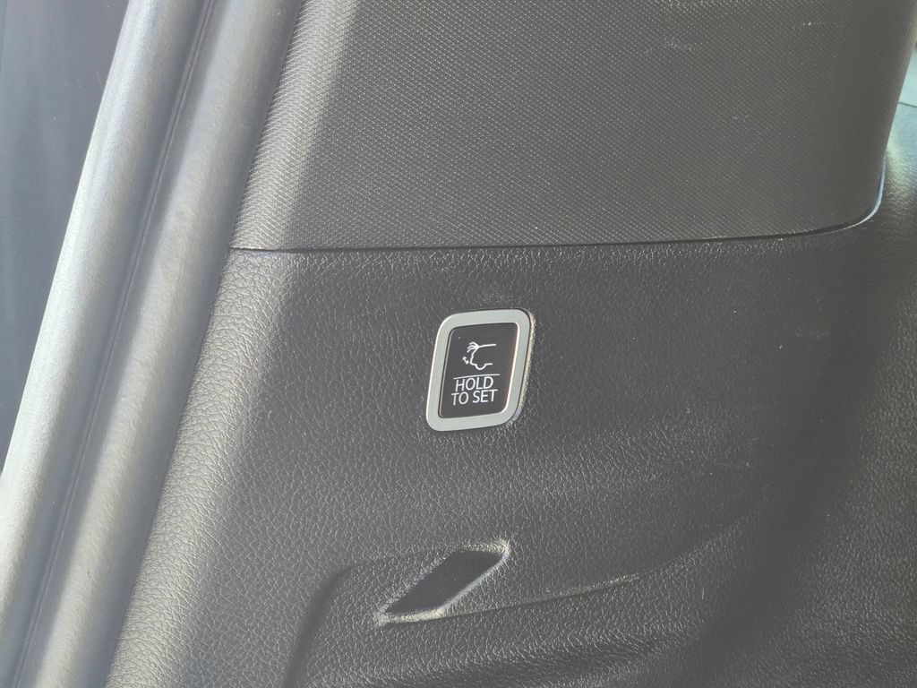 Used 2024 Jeep Grand Wagoneer L Series III AWD/4WD image 28
