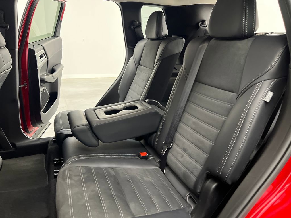 Used 2025 Mitsubishi Outlander SE AWD/4WD image 13