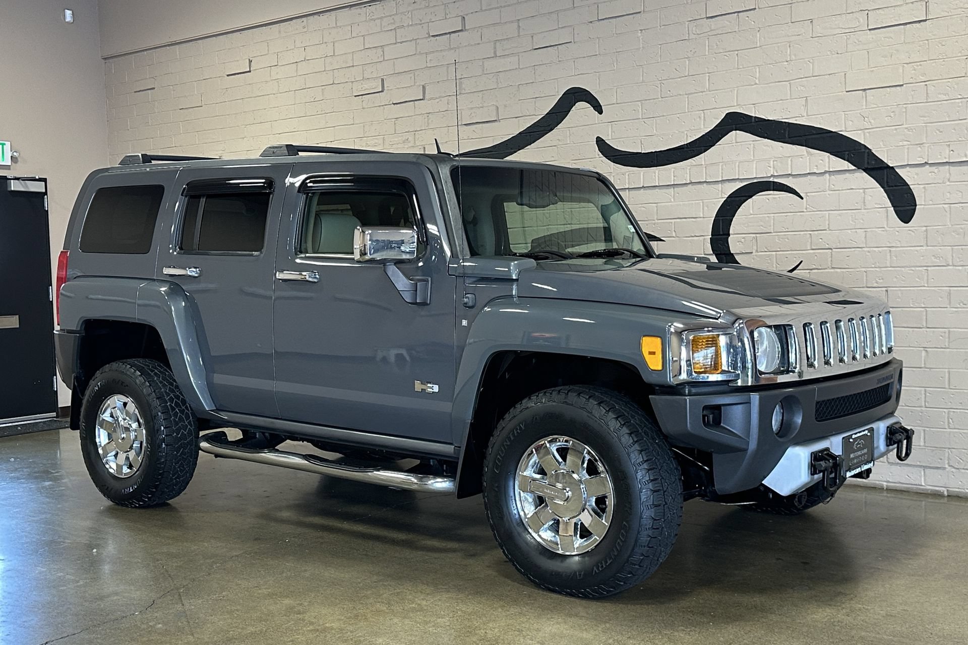 Used 2009 HUMMER H3 Luxury AWD/4WD image 2