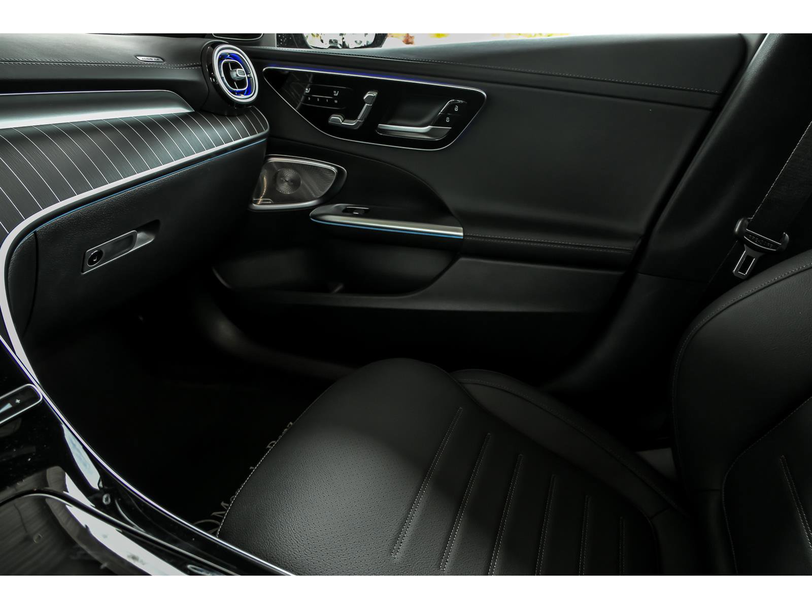 Certified 2026 Mercedes-Benz C 300 4MATIC Sedan image 20