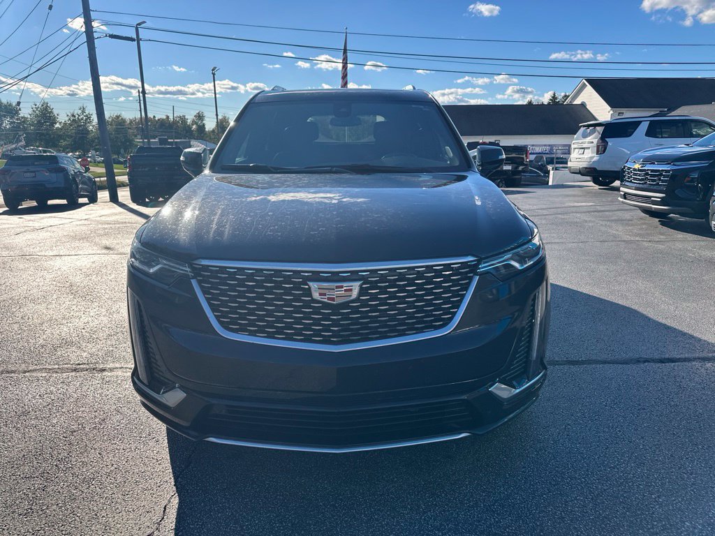 Used 2024 Cadillac XT6 Premium Luxury AWD/4WD image 3