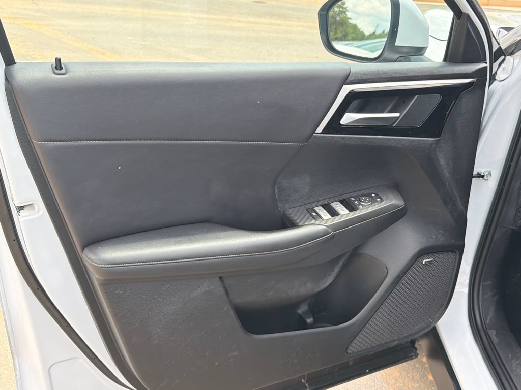 Used 2025 Mitsubishi Outlander SE FWD image 10