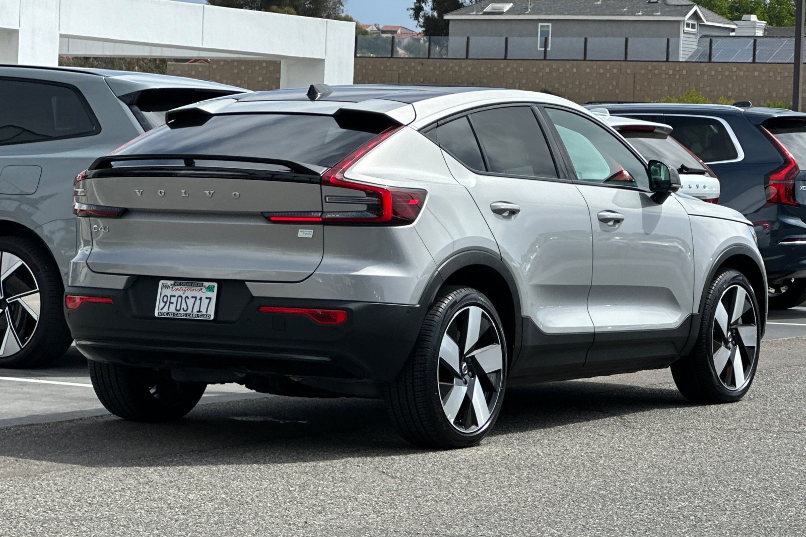 Certified 2023 Volvo C40 P8 Recharge Ultimate w/ Protection Package Premier AWD/4WD image 4