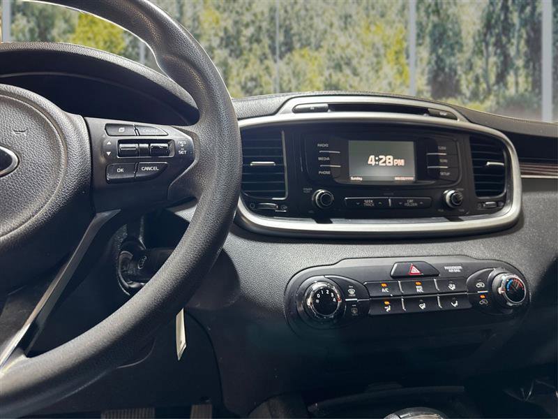Used 2017 Kia Sorento AWD image 14