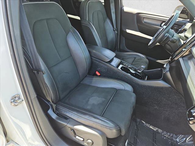 Used 2019 Volvo XC40 T5 R-Design AWD/4WD image 21