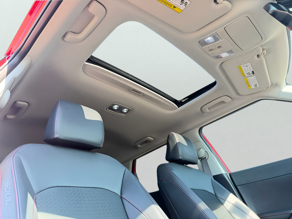 Used 2025 Kia Soul GT-Line w/ GT-Line Technology Package FWD image 30