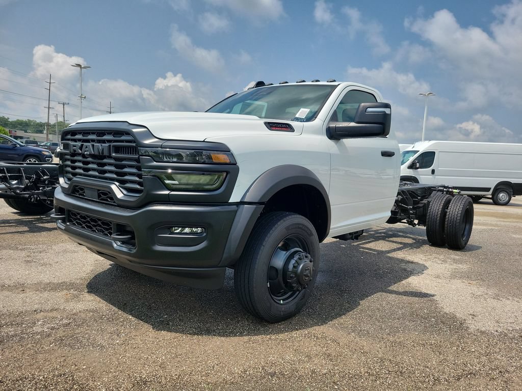 New 2026 RAM 5500 Tradesman AWD/4WD image 3