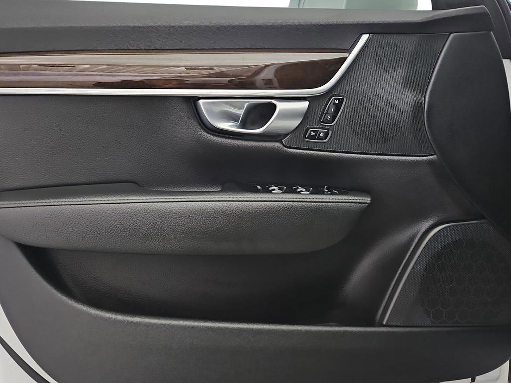 Used 2018 Volvo S90 T6 Momentum w/ Convenience Package image 24