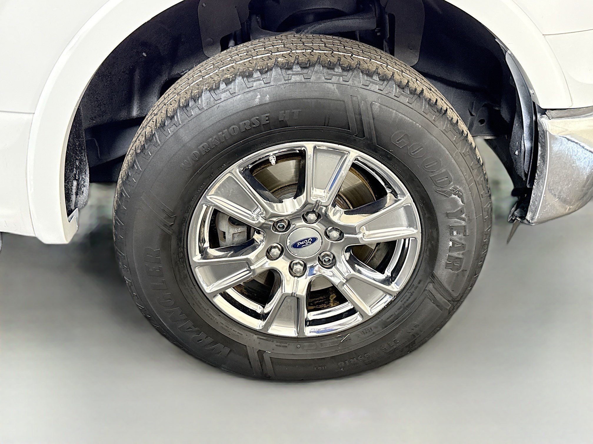 Used 2015 Ford F150 Lariat w/ Equipment Group 502A Luxury AWD/4WD image 32