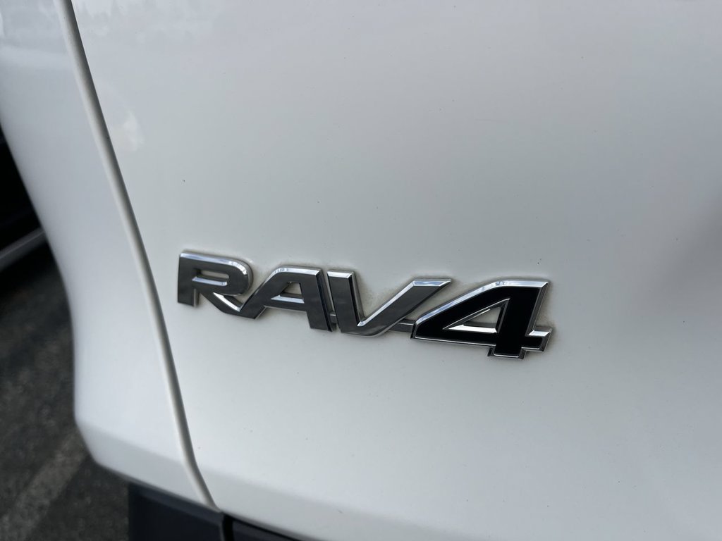 Used 2025 Toyota RAV4 LE AWD/4WD image 6