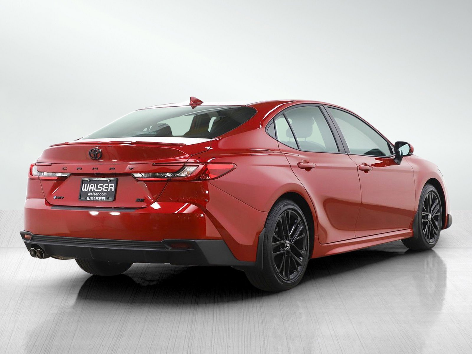 Used 2025 Toyota Camry SE w/ Convenience Package FWD image 5