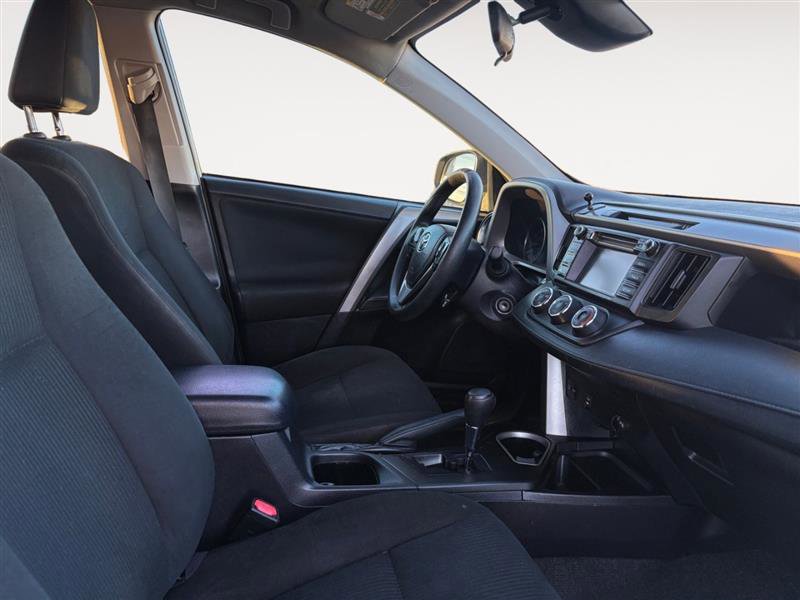 Used 2018 Toyota RAV4 LE w/ Carpet Mat Package image 13