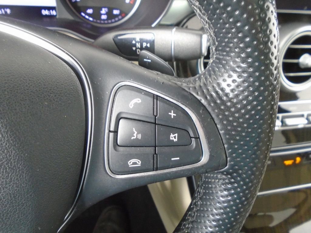 Used 2017 Mercedes-Benz GLC 300 4MATIC image 14