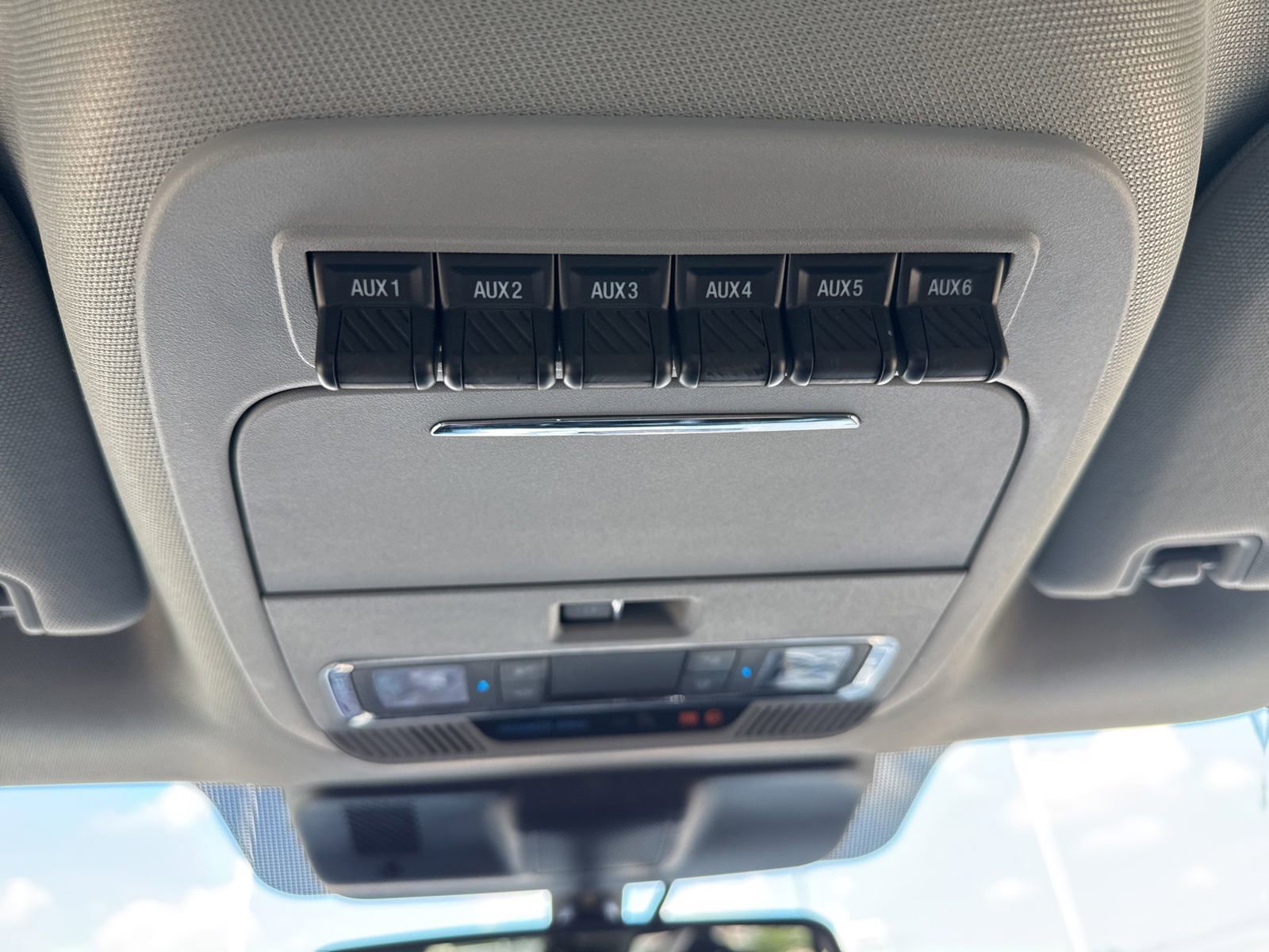 Used 2024 Ford F250 Lariat w/ Lariat Ultimate Package AWD/4WD image 16