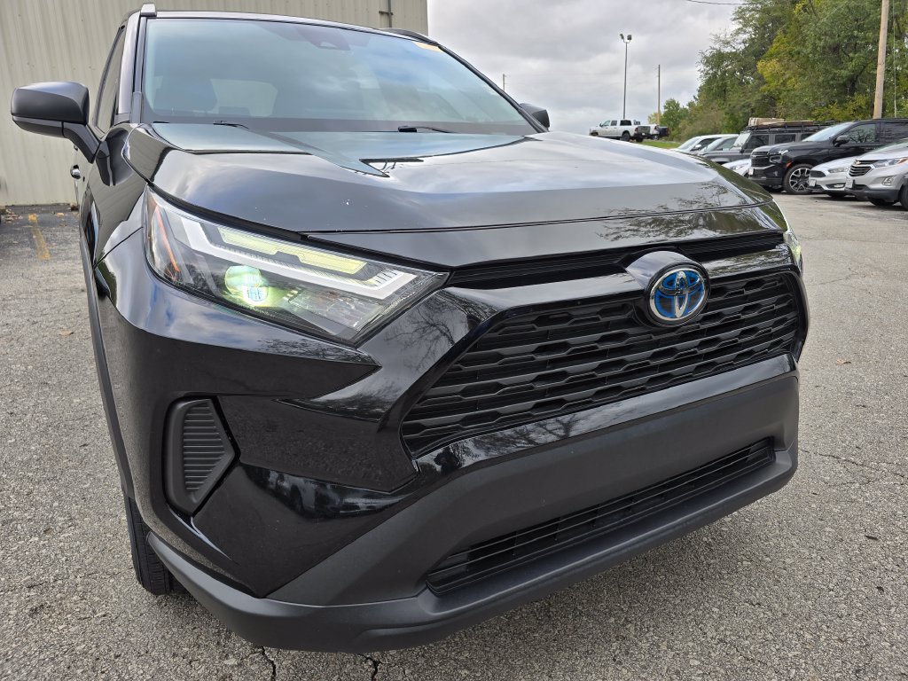 Used 2024 Toyota RAV4 LE AWD/4WD image 11