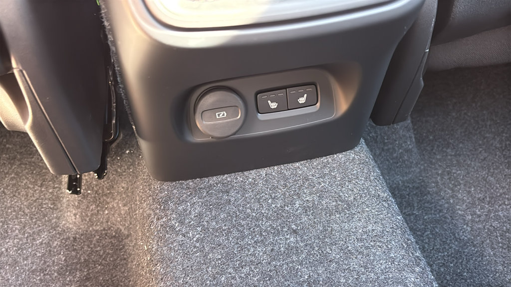 New 2026 Volvo XC40 B5 Plus w/ Protection Package Premier AWD/4WD image 9
