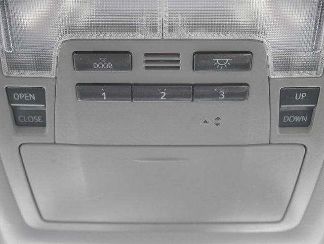 Used 2019 Toyota Highlander XLE image 28