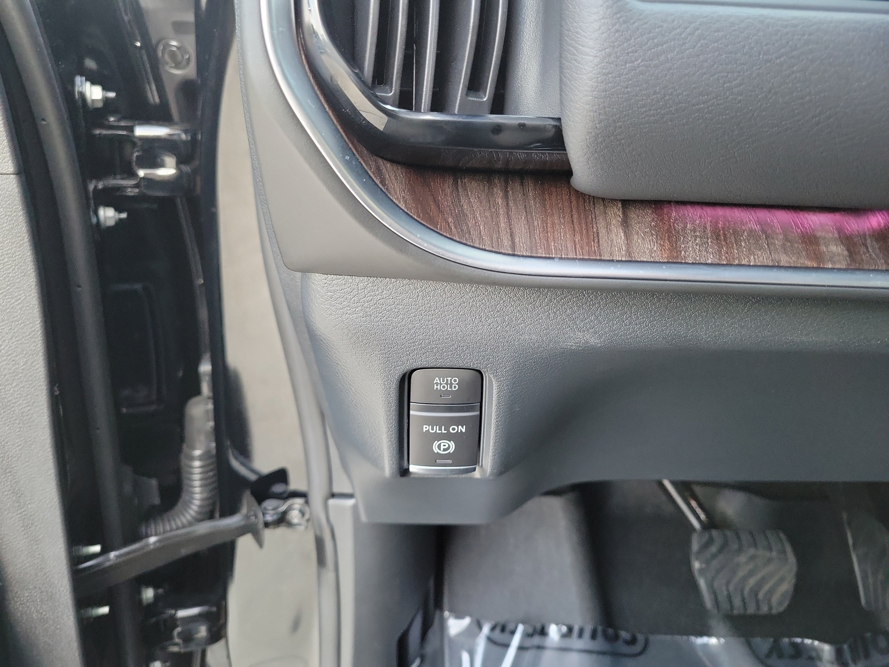 Used 2026 Nissan Armada SL w/ Captain's Chari Seat Package RWD image 25