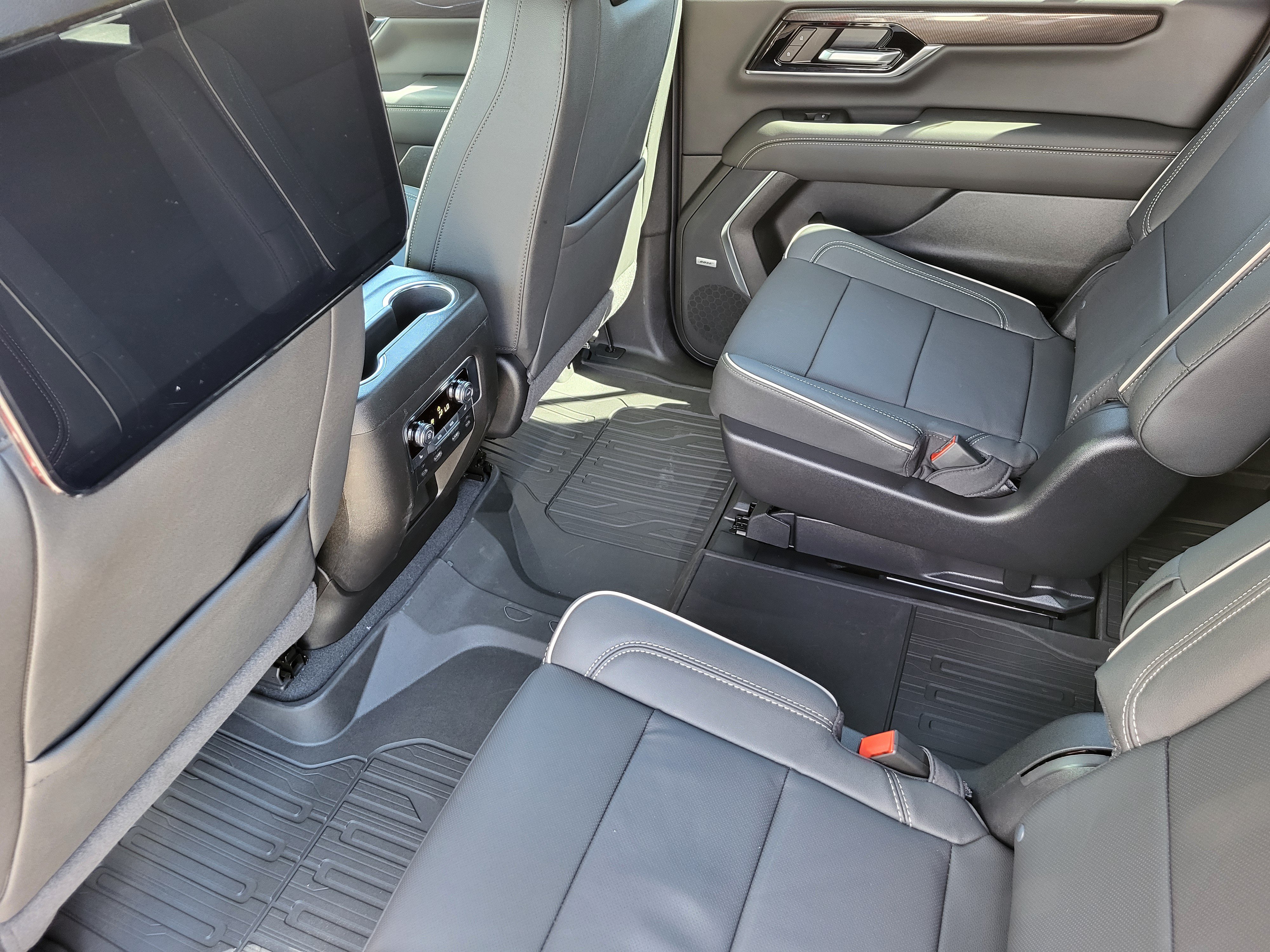 New 2026 GMC Yukon XL Elevation w/ Elevation Premium Package AWD/4WD image 23