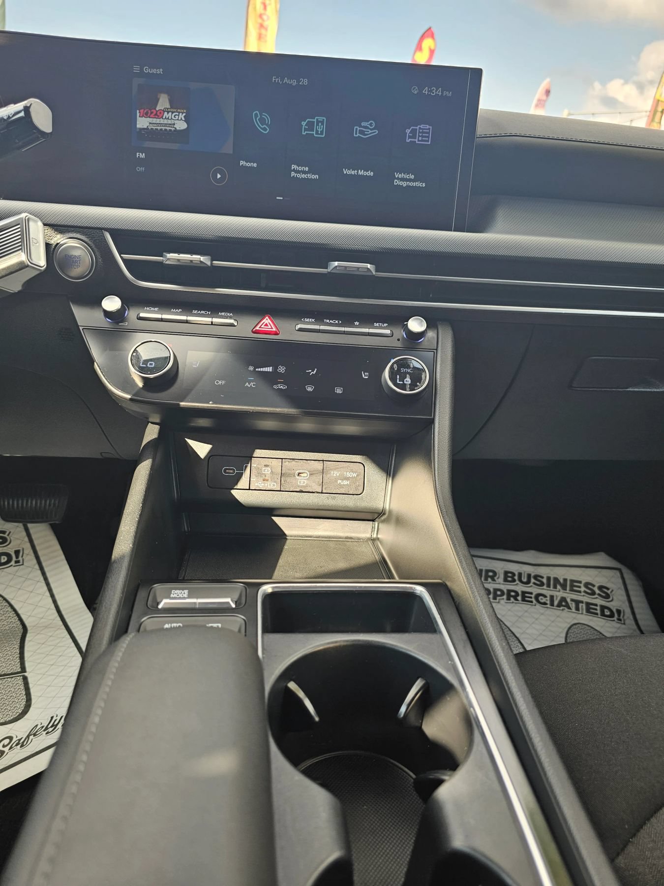 Used 2025 Hyundai Sonata SEL FWD image 30