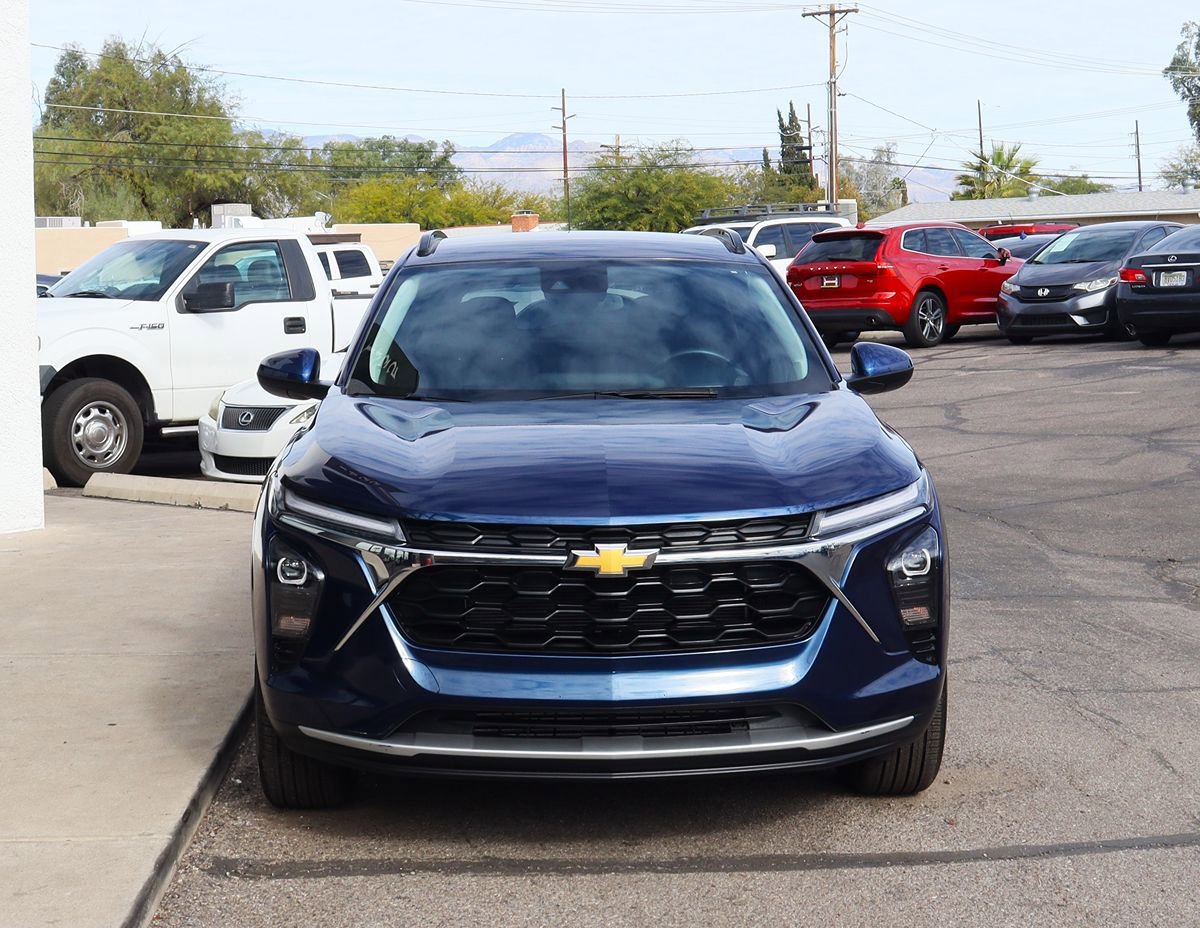 Used 2024 Chevrolet Trax LT w/ Driver Confidence Package FWD image 16