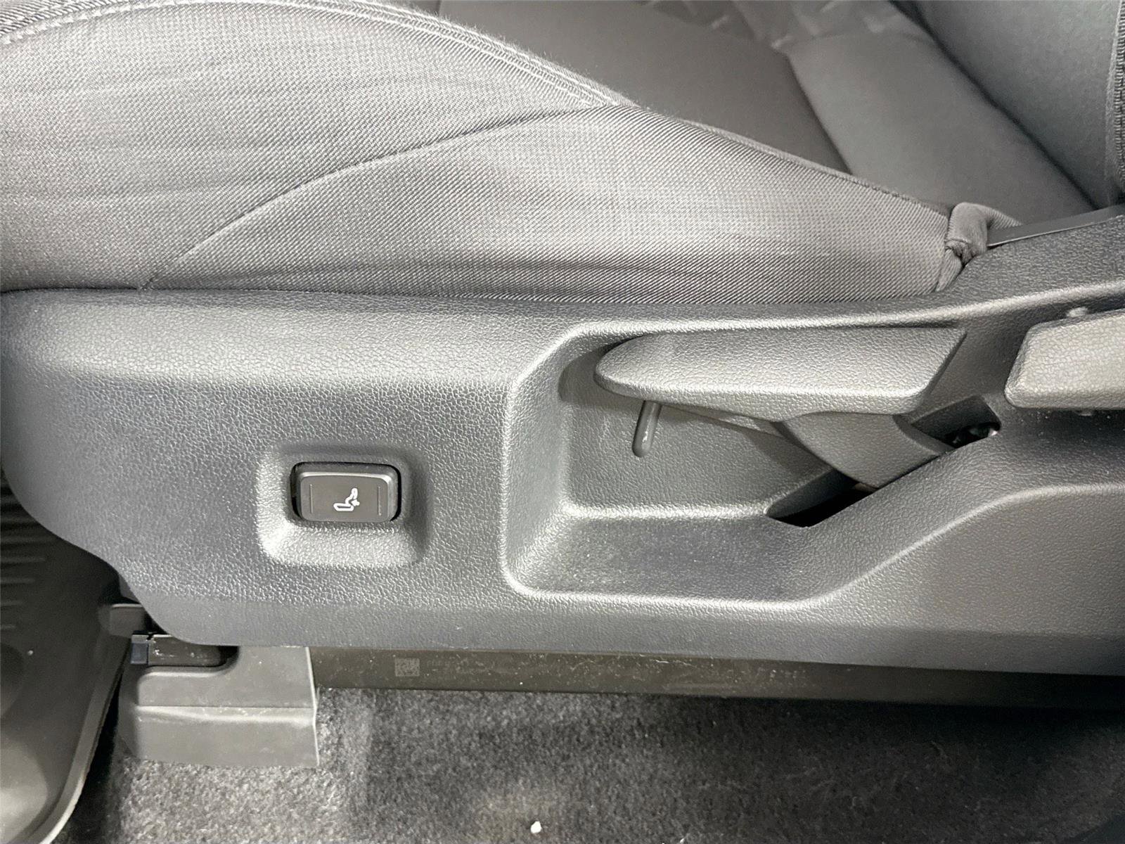 Certified 2025 Toyota Tacoma SR5 image 28