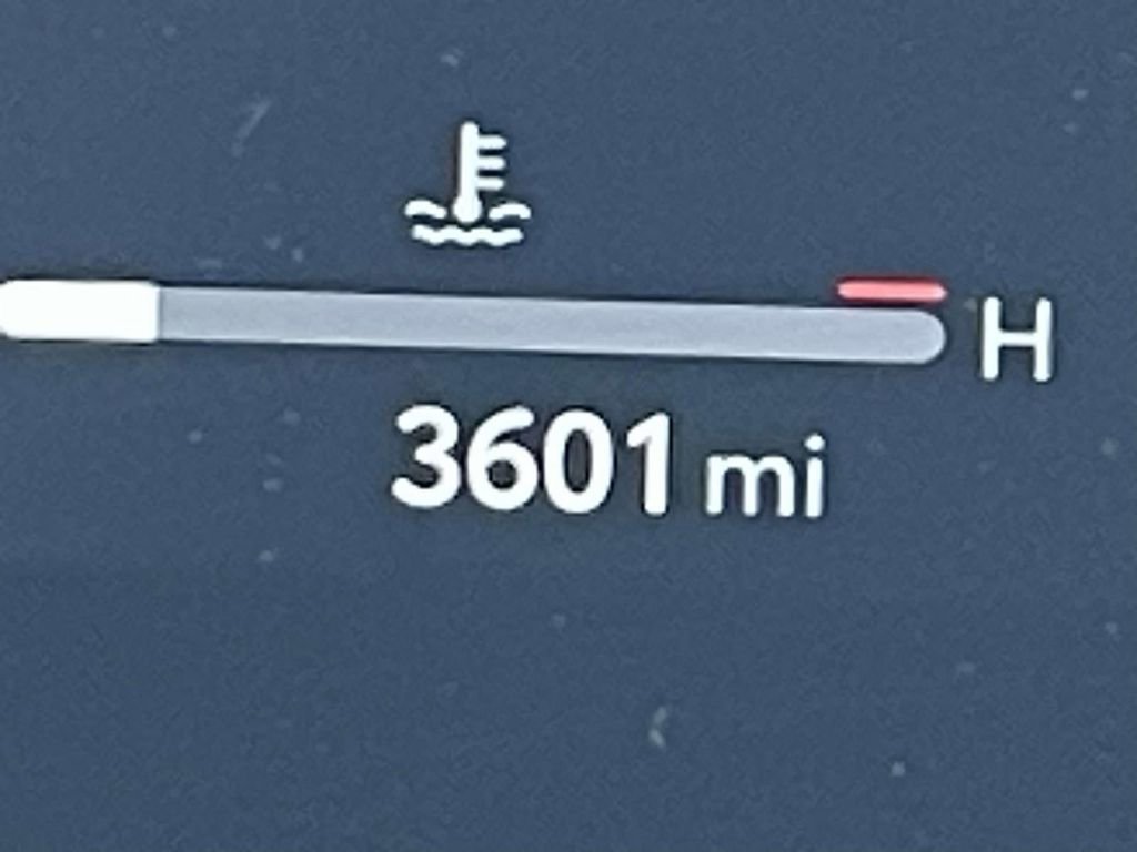 Used 2025 Toyota Camry XLE w/ Premium Plus Package image 19