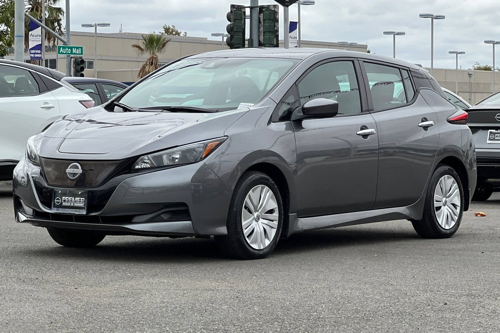 Certified 2025 Nissan Leaf S FWD image 8