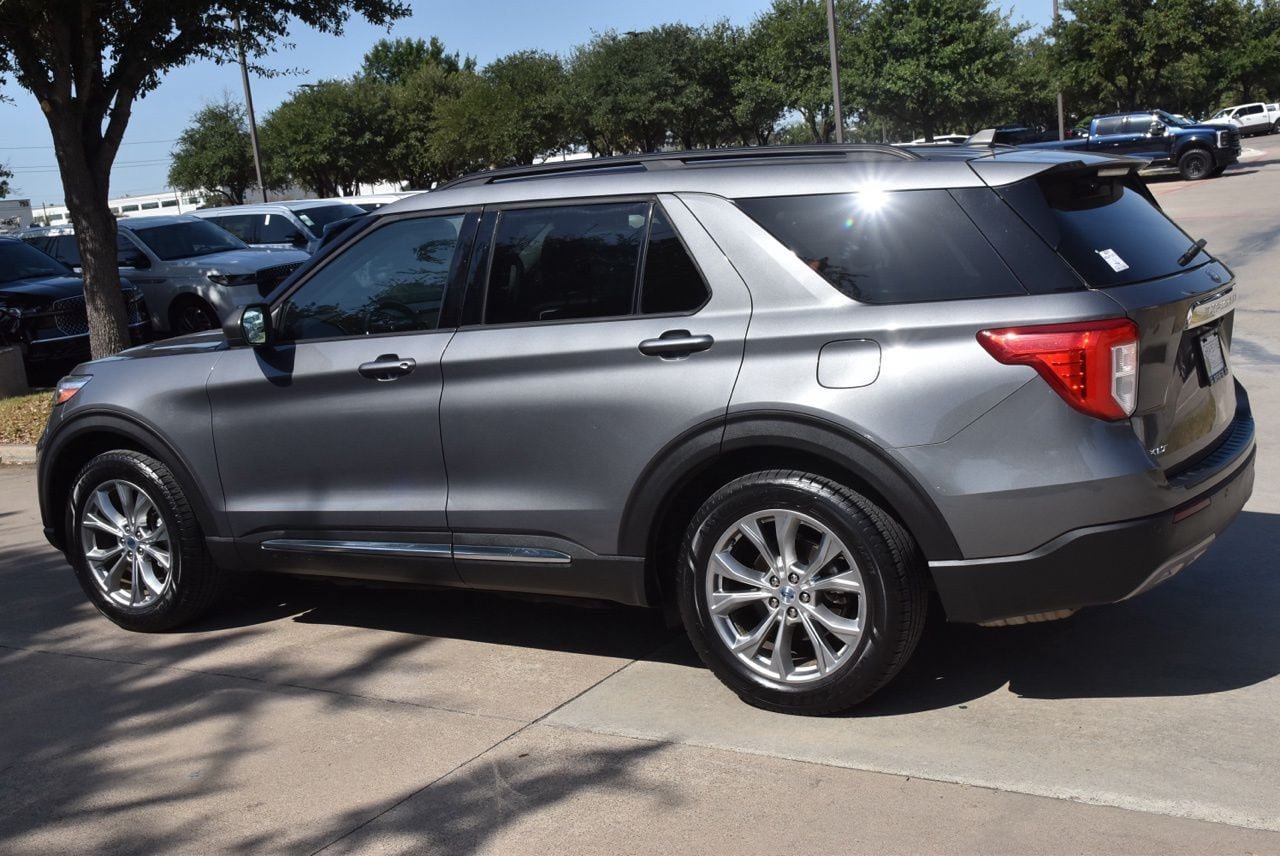 Used 2021 Ford Explorer XLT w/ Equipment Group 202A RWD image 11