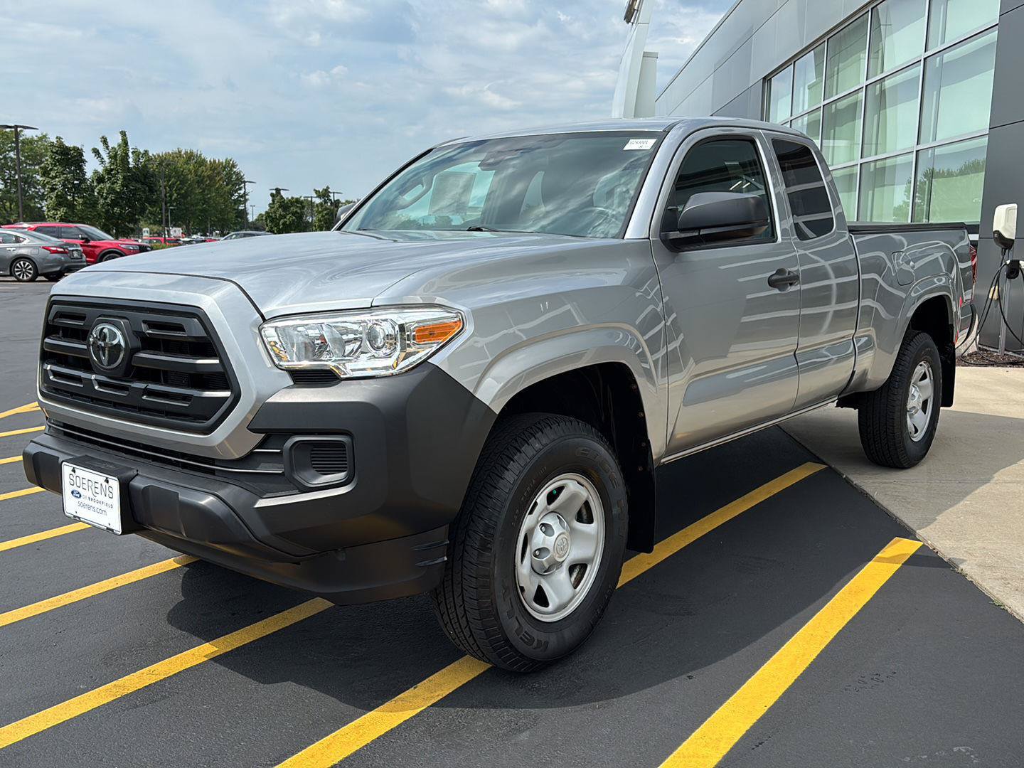 Used 2019 Toyota Tacoma SR AWD/4WD image 9