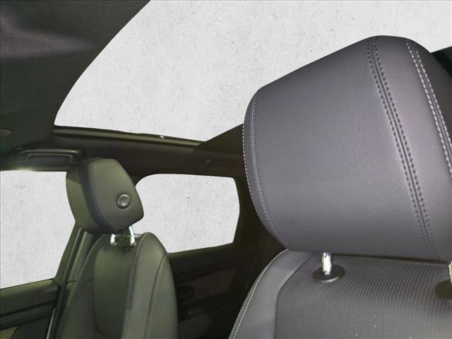 Used 2024 Land Rover Discovery Sport Dynamic SE image 29