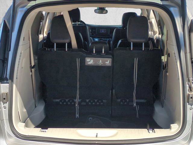 Used 2017 Chrysler Pacifica Touring-L image 6