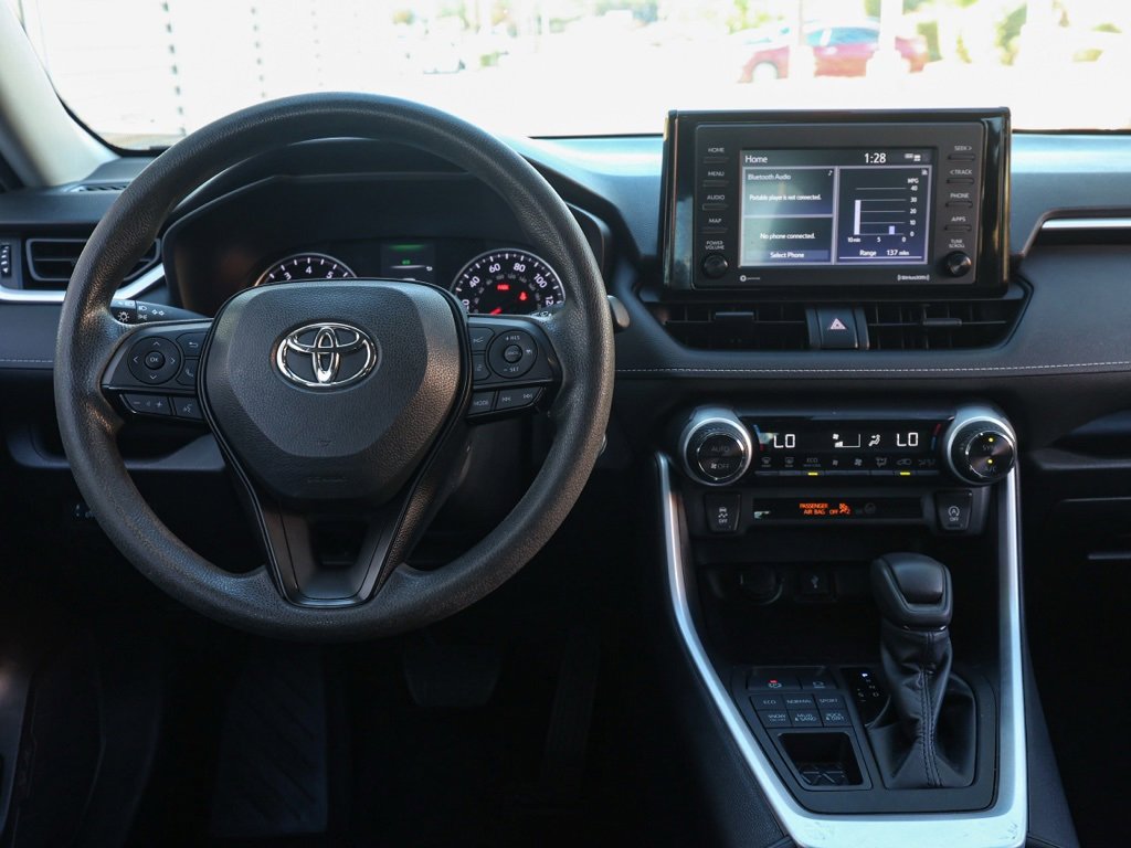 Used 2022 Toyota RAV4 XLE image 22