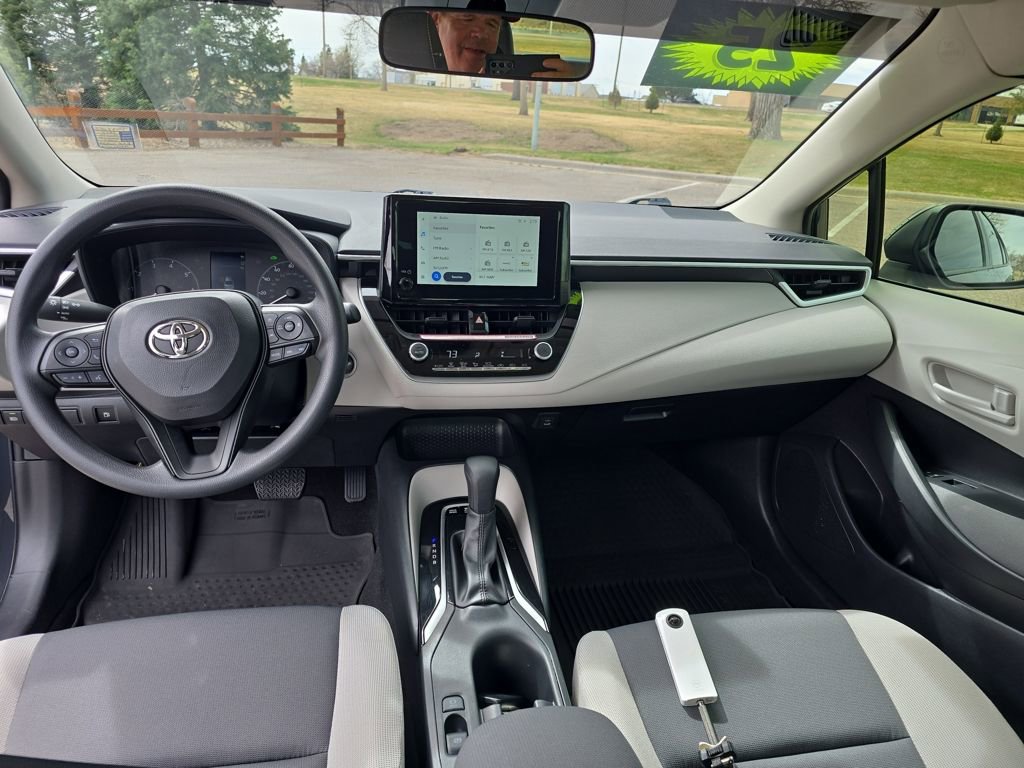 Used 2025 Toyota Corolla LE AWD/4WD image 14