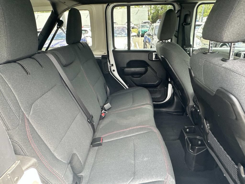 Used 2025 Jeep Wrangler Unlimited Rubicon w/ Convenience Group AWD/4WD image 14